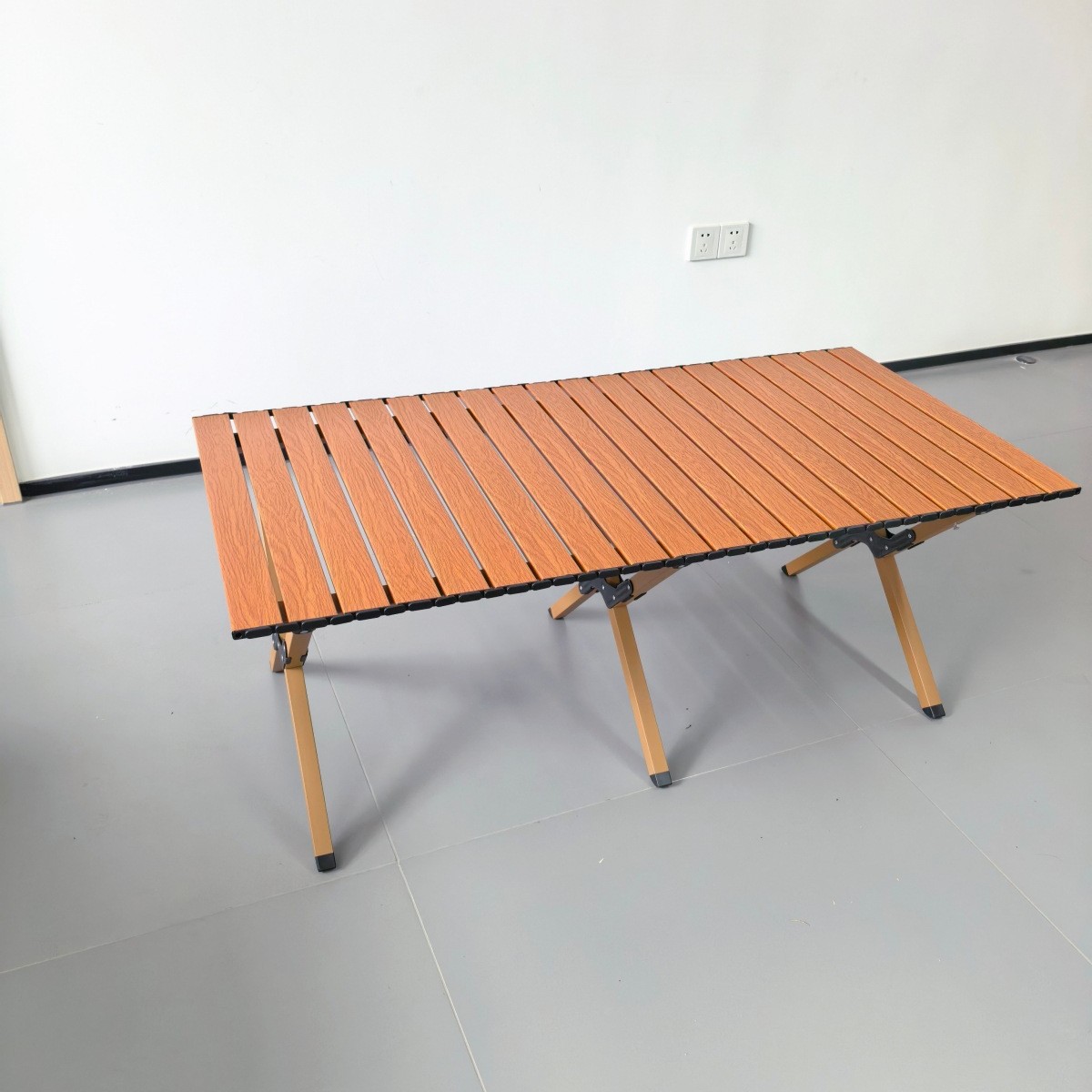 Tavolo Pieghevole Arrotolabile - Outdoor Furniture Vendors recensione e prezzo